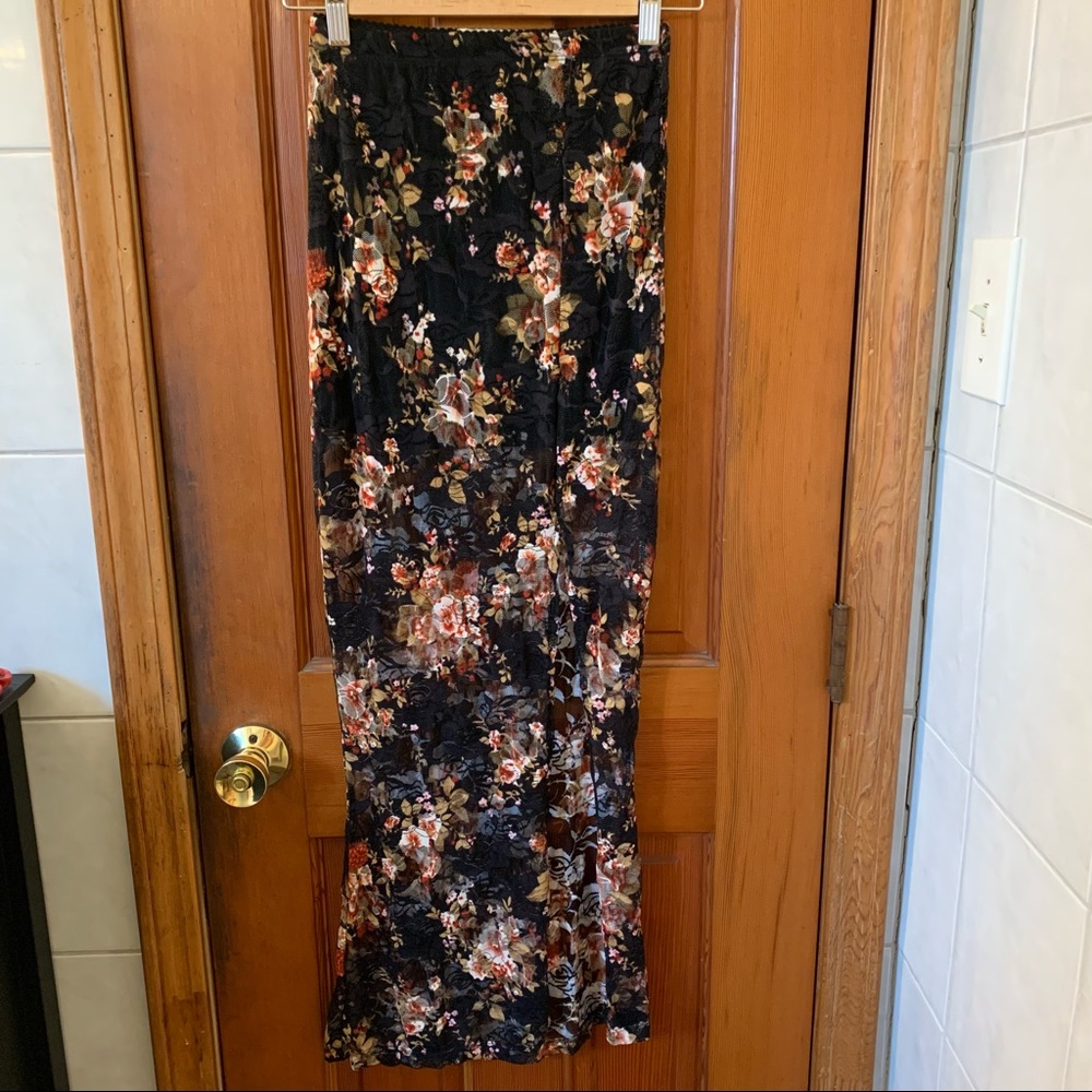 ♦️SOLD♦️ Lip Service Maxi Long Black Floral Gypsy Witch Sheer Lace Skirt. - Picture 3 of 8